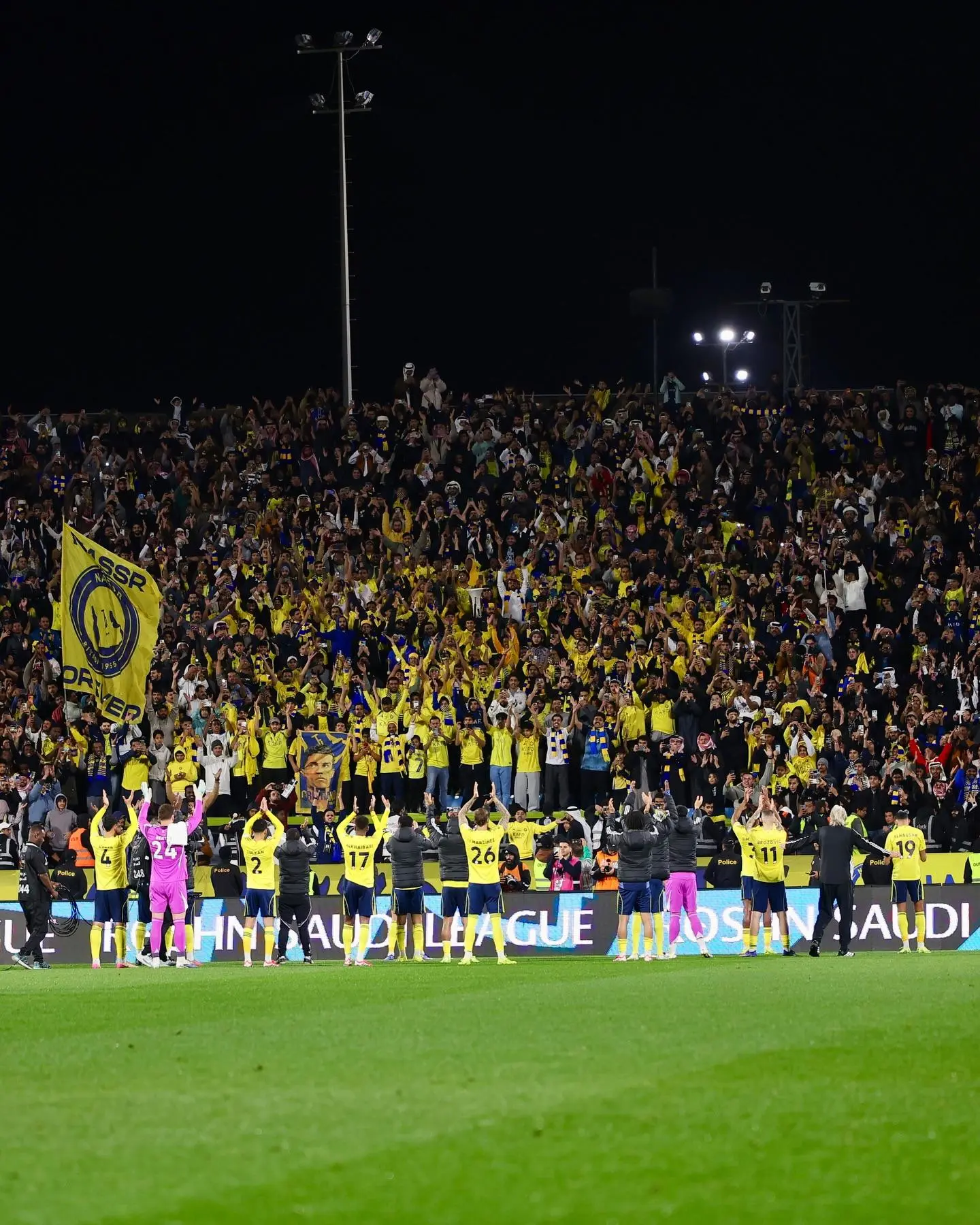 开云足球-C罗赛后社媒:继续努力,继续相信,继续战斗