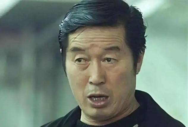 “体坛败类”马俊仁,逼迫队员集体割阑尾,亲手给女队员注射禁药!|田径|金牌|辽宁|马家军|王军霞_新浪体育_新浪新闻